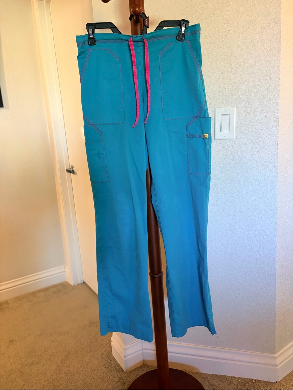 Women’s Size M Spread Good Cheer Teal Scrub Pants with Pink Drawstring